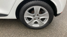 Renault Clio 0.9 TCE 90 Play 5dr Petrol Hatchback